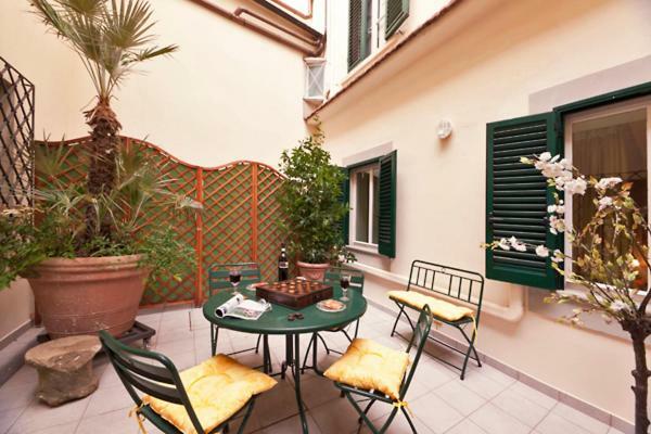 Via Dei Fossi Apartment Florence Extérieur photo